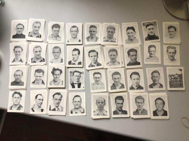 Verhaart voetbalplaatjes 1952, Verzamelen, Sportartikelen en Voetbal, Zo goed als nieuw, Poster, Plaatje of Sticker, Buitenlandse clubs