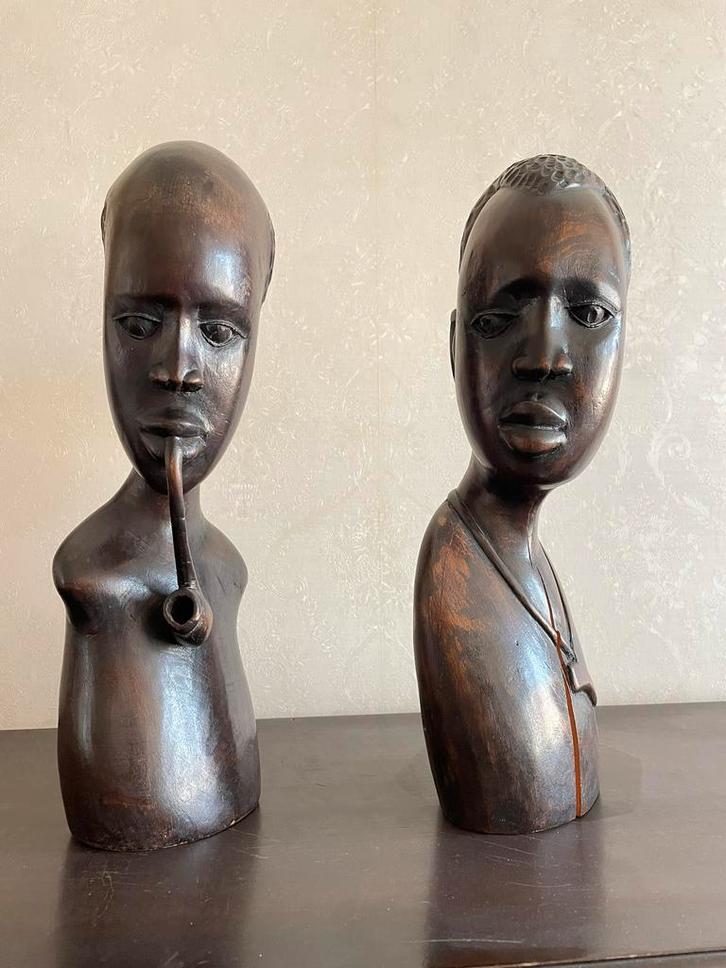 2 Afrikaanse handgesneden houten beelden,, Antiek en Kunst, Kunst | Beelden en Houtsnijwerken, Ophalen