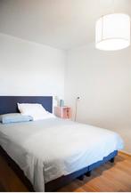 Queen bed: 2 bases, 1 mattress topper & headboard (navy), Ophalen, Gebruikt, Tweepersoons, Bedbodem