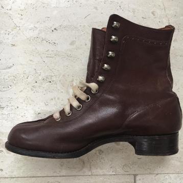Dames bruine leren rijglaarsjes mt 36/36,5 ca. 1950 beschikbaar voor biedingen