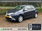 Toyota Aygo 1.0 VVT-i|X-play|Navi|Camera|Airco|Garantie, Auto's, Voorwielaandrijving, Euro 5, Stof, Gebruikt