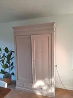 Antieke beige kast, sluit niet goed af, Huis en Inrichting, Kasten | Kledingkasten, Gebruikt, 100 tot 150 cm, 200 cm of meer, Grenenhout