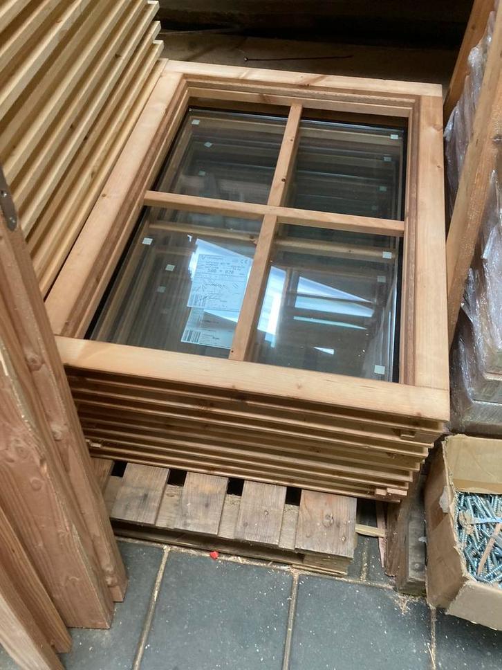 Douglas raam kozijn 80x100cm Incl hr++, Doe-het-zelf en Verbouw, Kozijnen en Schuifpuien, Nieuw, Raamkozijn, Hout, Ophalen