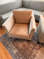 2 fauteuils. Champagne kleurig met wit biesje, Huis en Inrichting, Fauteuils, Ophalen, 75 tot 100 cm, 50 tot 75 cm