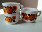 Arcopal Lotus 3 koppen oranje, Huis en Inrichting, Keuken | Servies, Ophalen of Verzenden, Overige stijlen, Kop(pen) en/of Schotel(s)