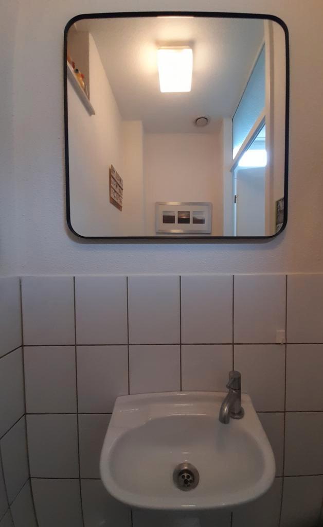 LINDBYN Ikea spiegel, vierkant 60x60cm, Huis en Inrichting, Woonaccessoires | Spiegels, Zo goed als nieuw, 50 tot 75 cm, Minder dan 100 cm