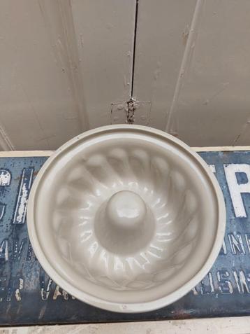 Brocante tulbandvorm  beschikbaar voor biedingen
