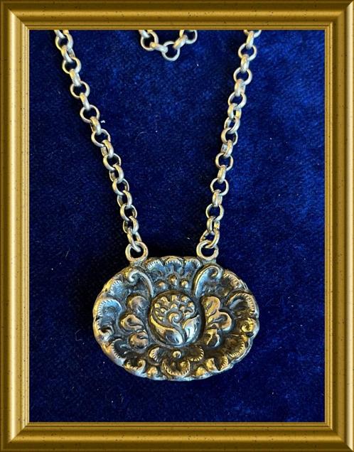 Oude zilveren yogya hanger aan ketting, djokja, Sieraden, Tassen en Uiterlijk, Antieke sieraden, Hanger, Zilver, Ophalen of Verzenden