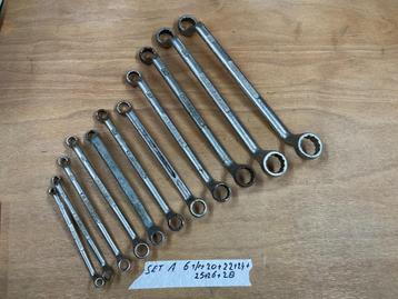 Diverse sets ringsleutels en losse sleutels beschikbaar voor biedingen