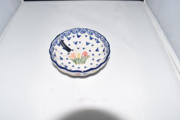 Well Up Bowl Tulip Hearts Bunzlau Castle servies beschikbaar voor biedingen
