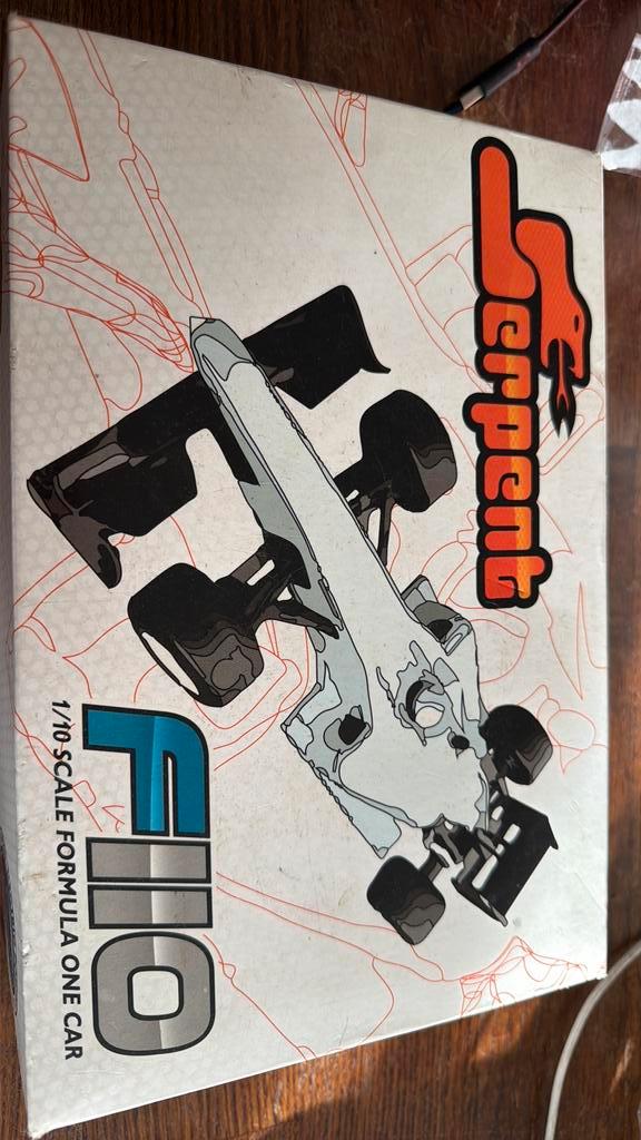 Serpent doos nieuw nu 12,95 inkl post, Hobby en Vrije tijd, Modelbouw | Radiografisch | Auto's, Nieuw, Onderdeel, Elektro, Schaal 1:10