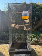 Mooie grote vogelkooi met toebehoren, Ophalen of Verzenden, Zo goed als nieuw, Metaal, Vogelkooi