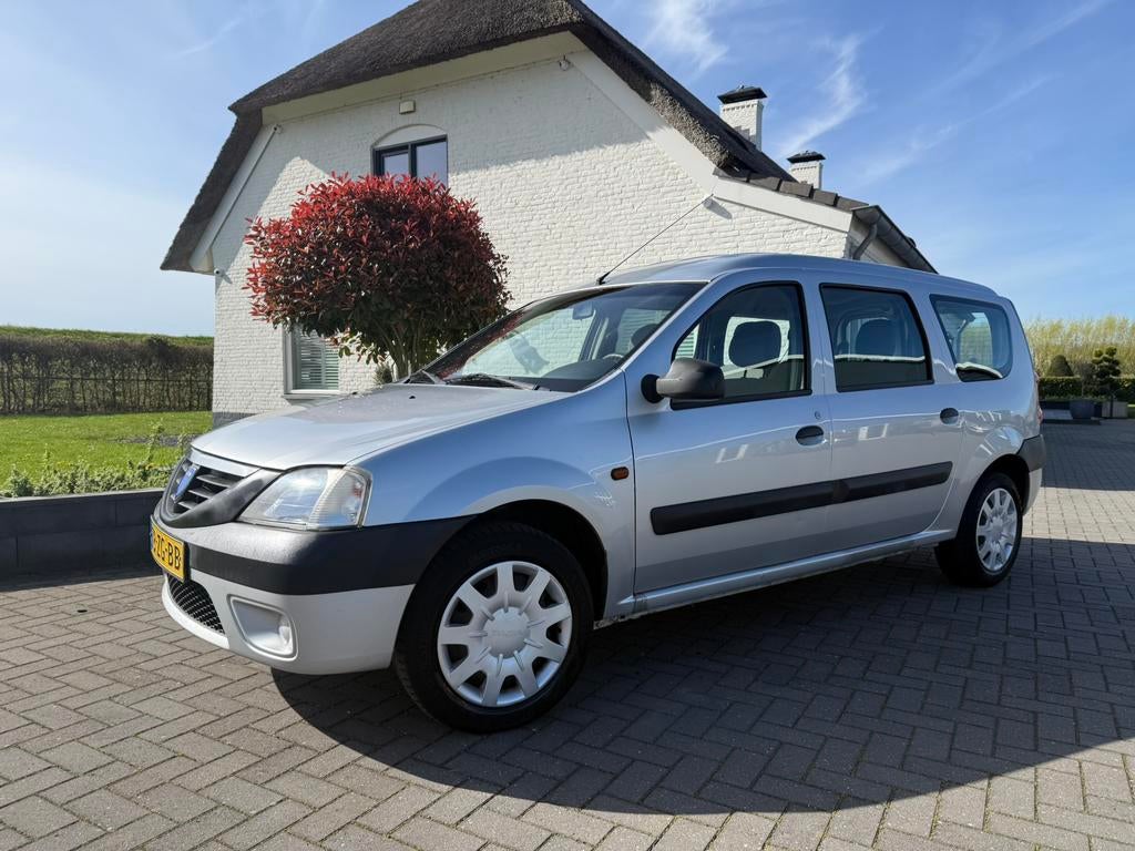 Dacia Logan 1.6 MCV bj: 2008 / n.a.p / airco, Auto's, 4 cilinders, 620 kg, Origineel Nederlands, Stationwagon