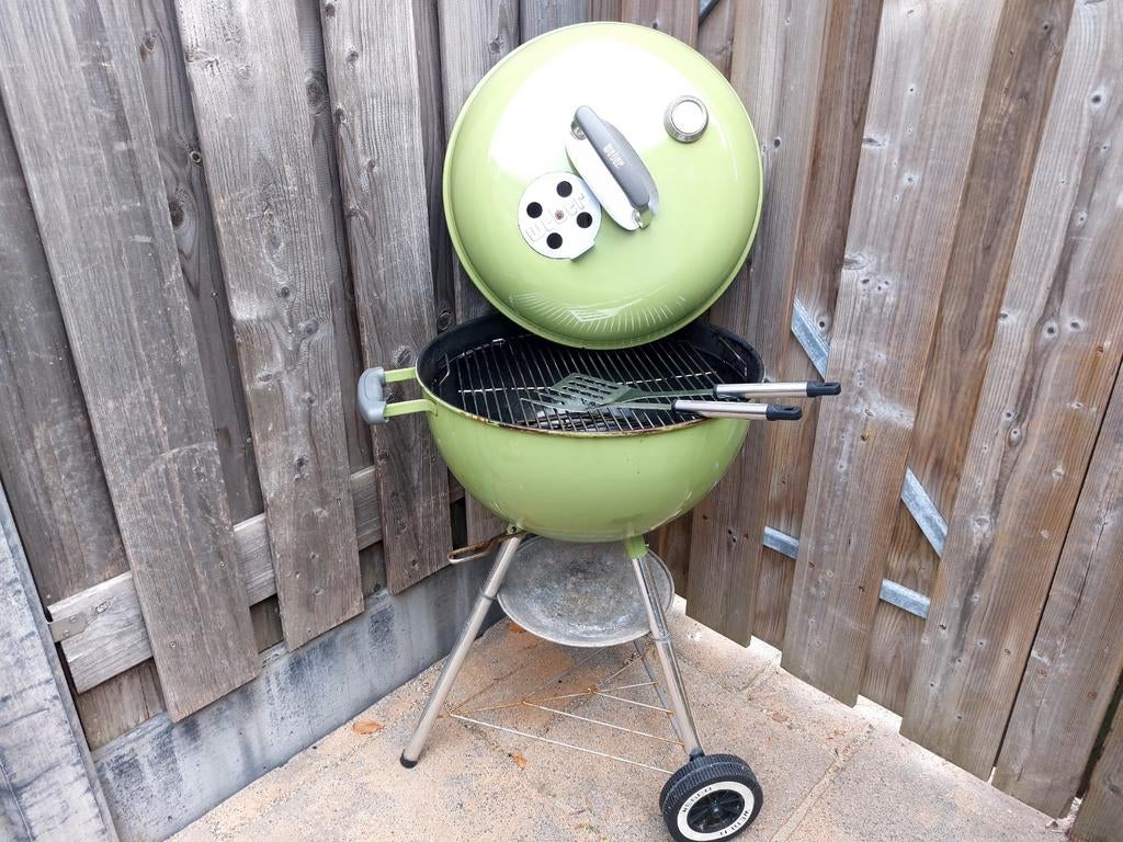 Groene 47cm Weber BBQ met accessoires, Tuin en Terras, Houtskoolbarbecues, Ophalen, Gebruikt, WEBER, Met accessoires