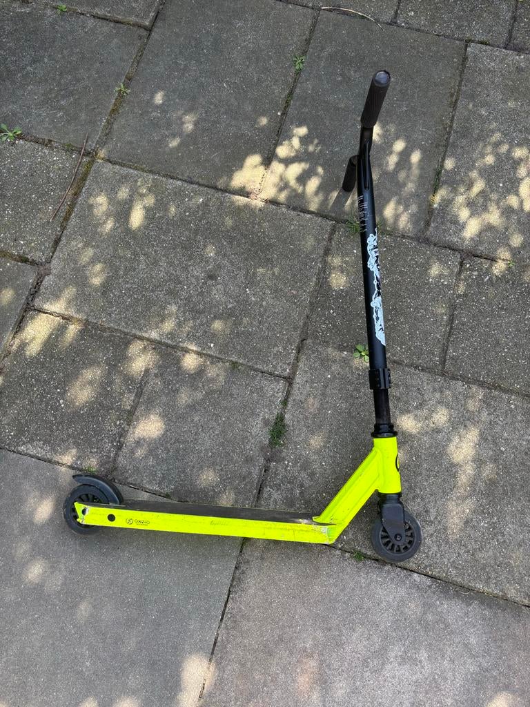 Stuntstep neon geel/zwart - Gebruikt, Fietsen en Brommers, Steps, Ophalen, Gebruikt, Gewone step