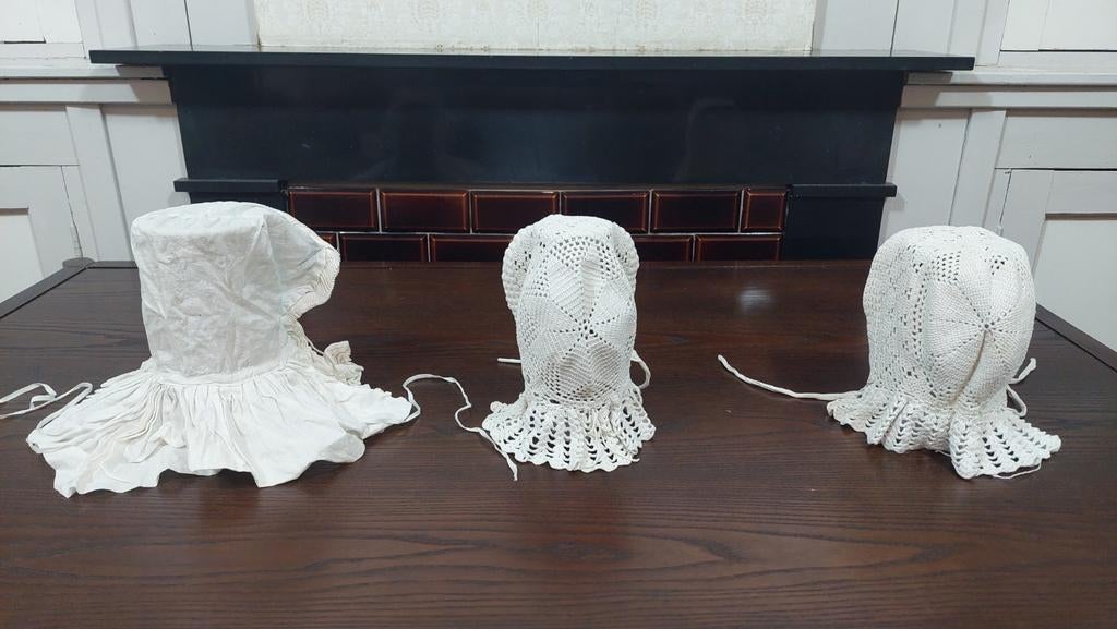 Knipmuts klederdracht, Antiek en Kunst, Antiek | Kleding en Accessoires, Ophalen of Verzenden