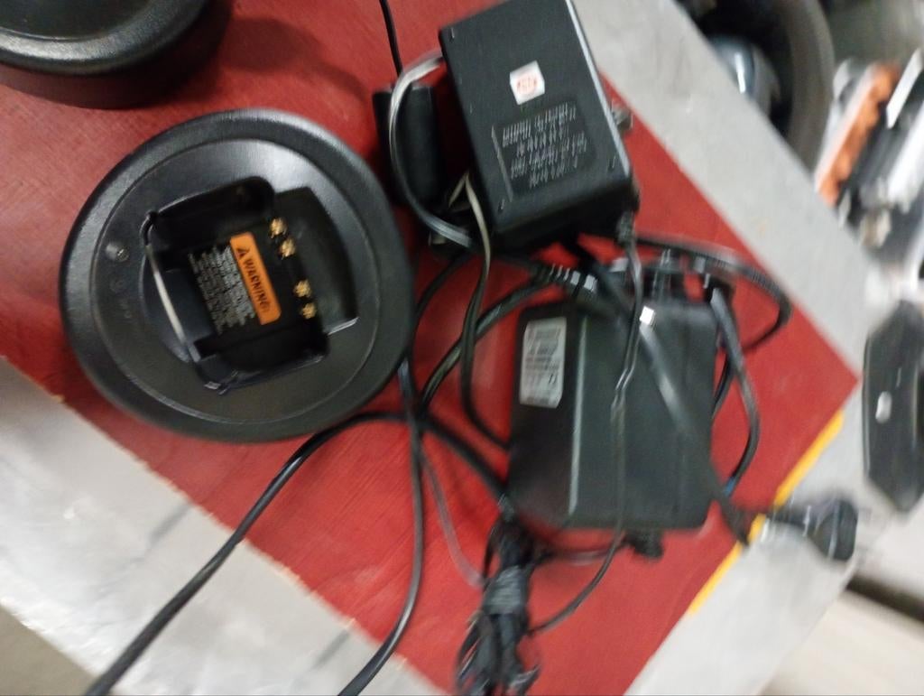2x Enkelvoudige Lader Motorola GP340/344, Ophalen, Gebruikt