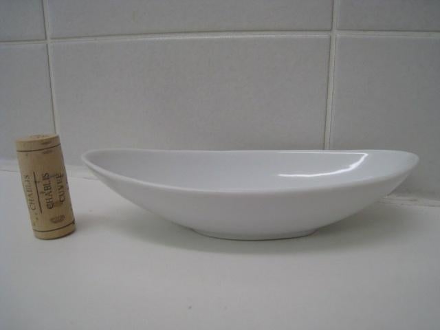 Wit schaaltje voor olijven en dergelijke, Gebruikt, Ophalen of Verzenden, Bord(en), Wedgwood