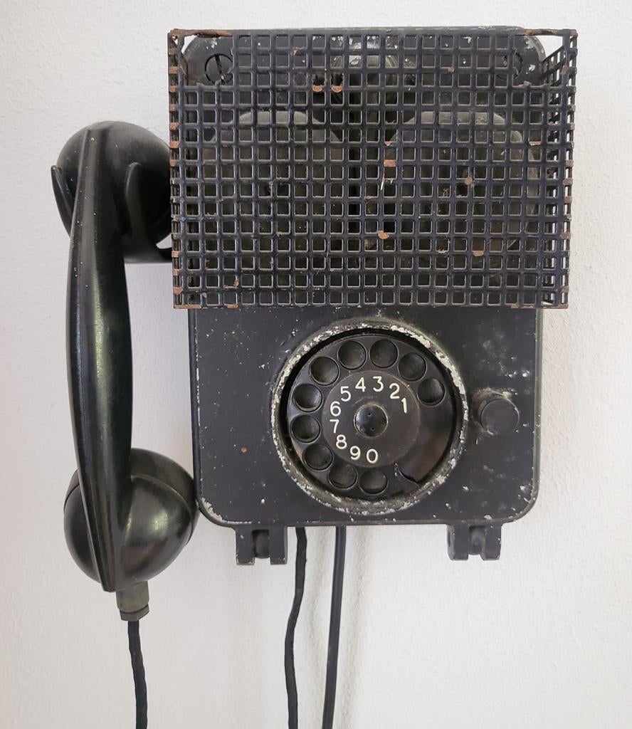 Retro telefoon zwart metaal, Ophalen