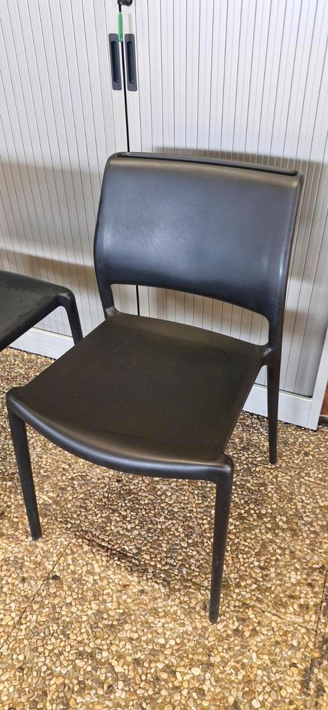 Pedrali Ara stoelen design Jorge Pensi, stapelbaar, Huis en Inrichting, Stoelen, Vijf, Zes of meer stoelen, Kunststof, Zwart, Ophalen