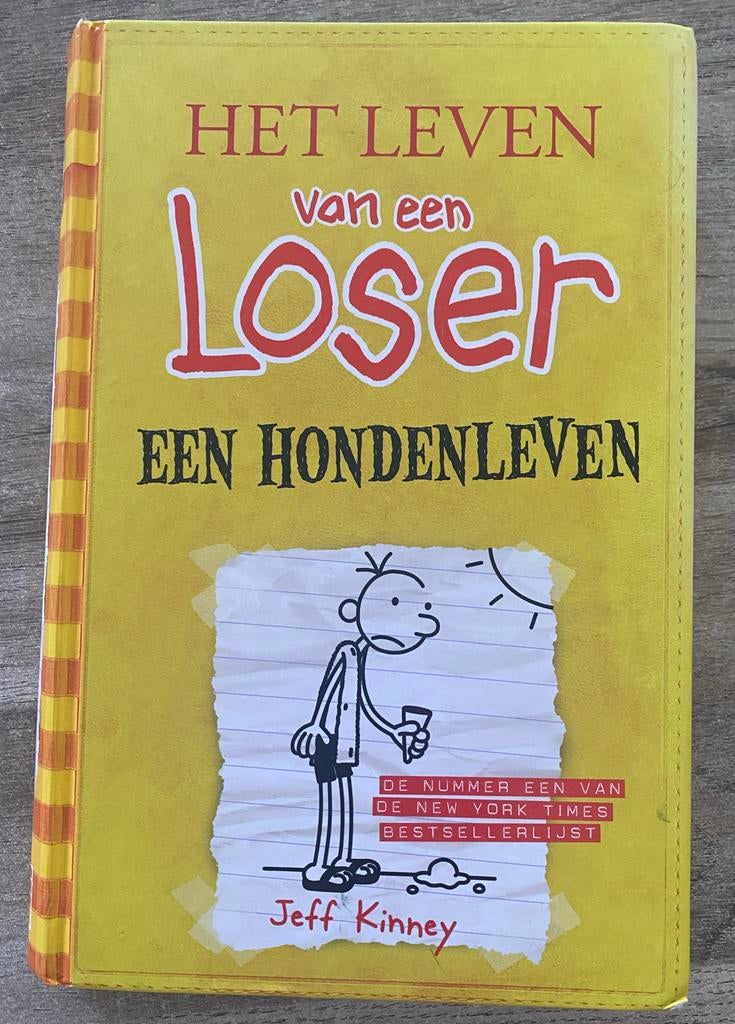 Het Leven van een Loser: Een Hondenleven - Jeff Kinney, Boeken, Ophalen of Verzenden, Gelezen, Fictie algemeen