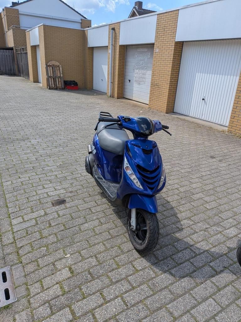 GEZOCHT: Piaggio Zip 2000 frame met geldig kenteken, Ophalen of Verzenden, Gebruikt, Zip