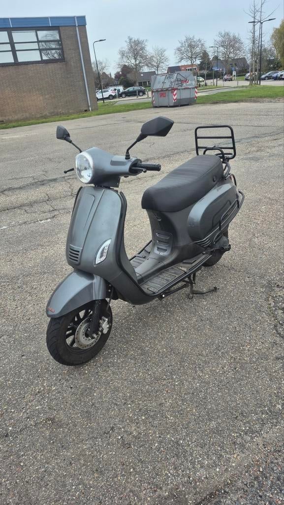 Momo morino 50 scooter, Ophalen, Benzine, Overige merken