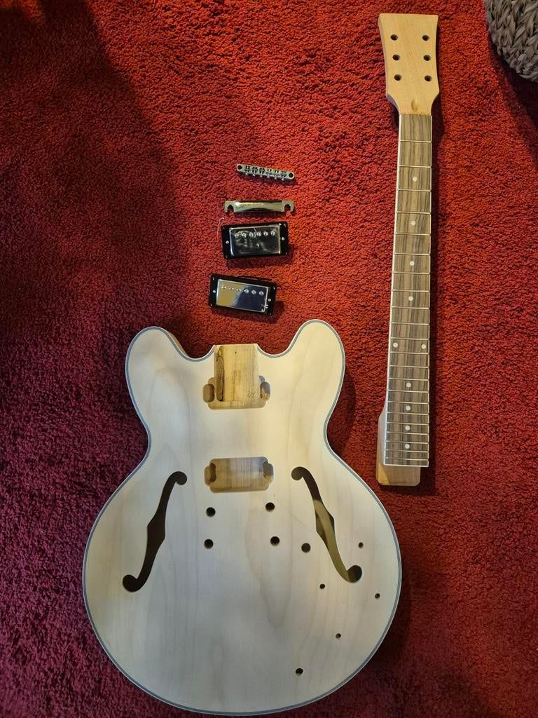 Hollow body gitaarkit, Ophalen