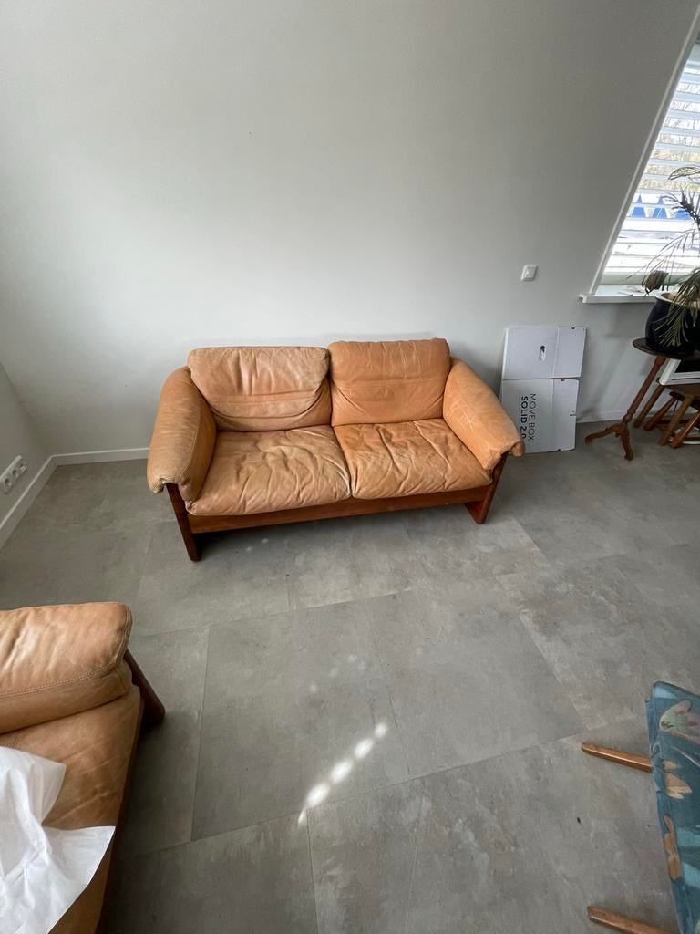 Massieve bank van teakhout met luxe leer, Huis en Inrichting, Ophalen, Gebruikt, 150 tot 200 cm, Tweepersoons