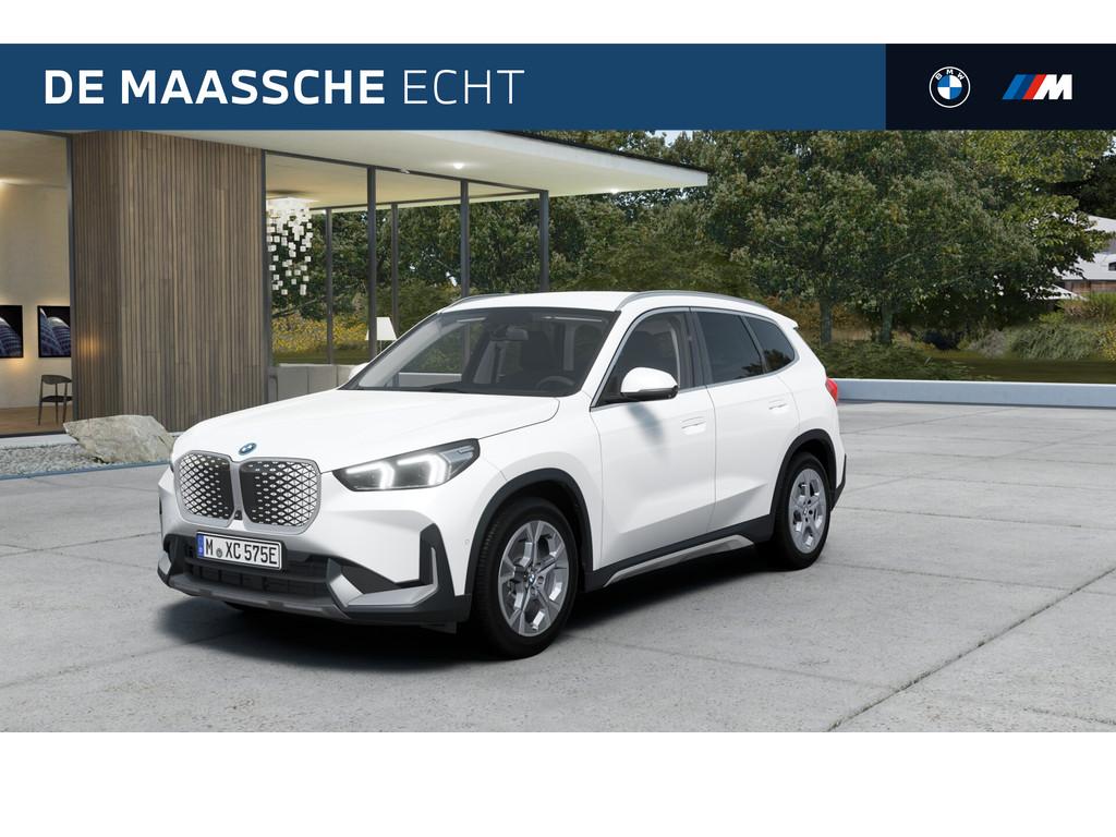 BMW iX1 eDrive20 Pure Edition / Adaptieve LED / Comfort Acce, Auto's, BMW, Zwart, Wit, Leder, Nieuw