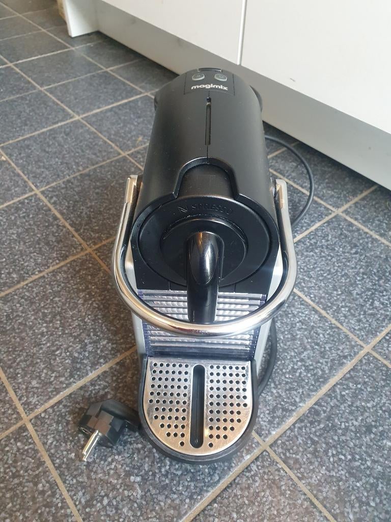 Magimix Nespresso apparaat, Koffiepads en cups, Espresso apparaat, Ophalen of Verzenden, Zo goed als nieuw