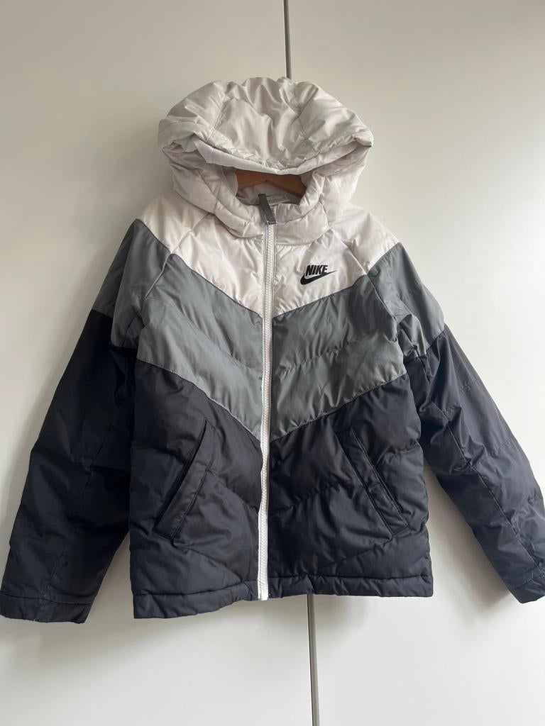 Nike jas maat 128, Kinderen en Baby's, Kinderkleding | Maat 128, Ophalen of Verzenden, Gebruikt, Jas