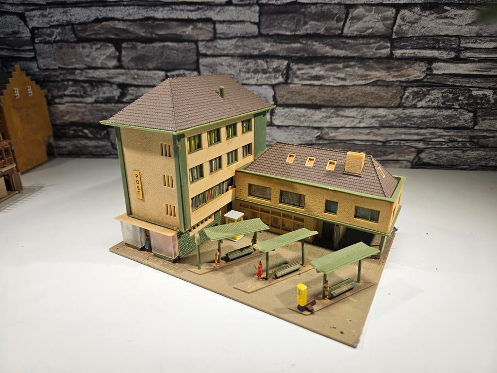 Gereserveerd postkantoor N spoor trein 1:160, Hobby en Vrije tijd, Modeltreinen | N-Spoor, Overige merken, Gebruikt, Gelijkstroom of Wisselstroom