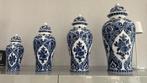 Wallendorfer porselein echt kobalt vier vazen, Antiek en Kunst, Ophalen