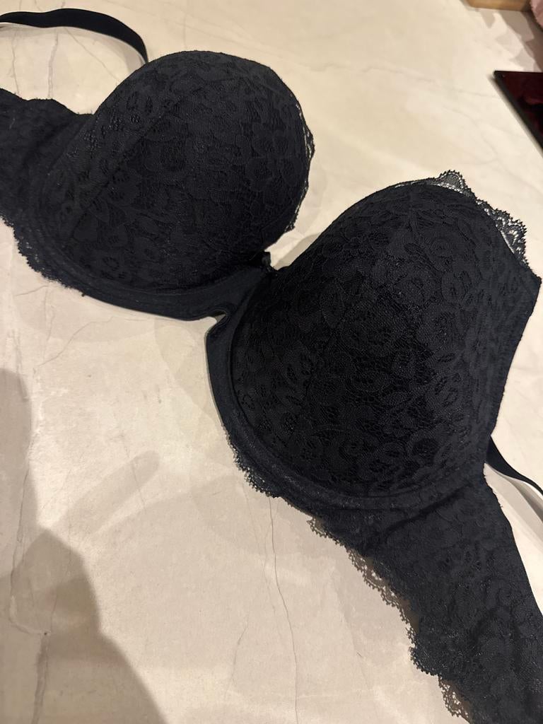 Nieuwe Hunkemöller BH - Zwart kant, maat 85E, Ophalen of Verzenden, Zwart, BH