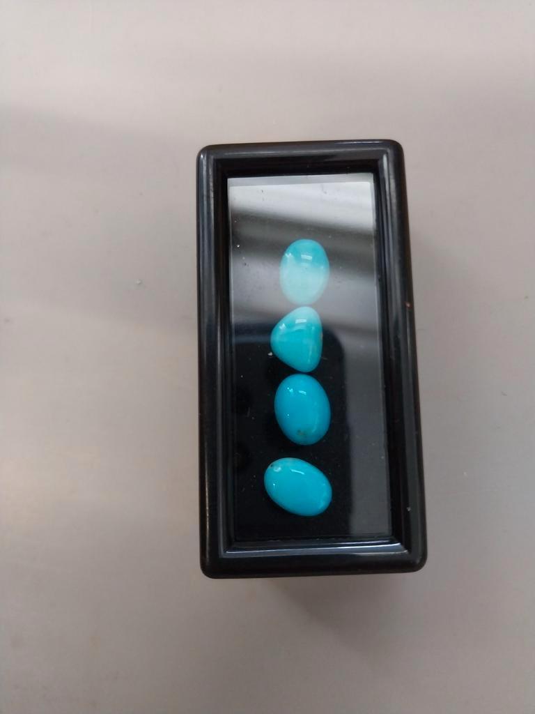 4x geslepen turkoois cabochons, Sieraden, Tassen en Uiterlijk, Edelstenen, Ophalen of Verzenden