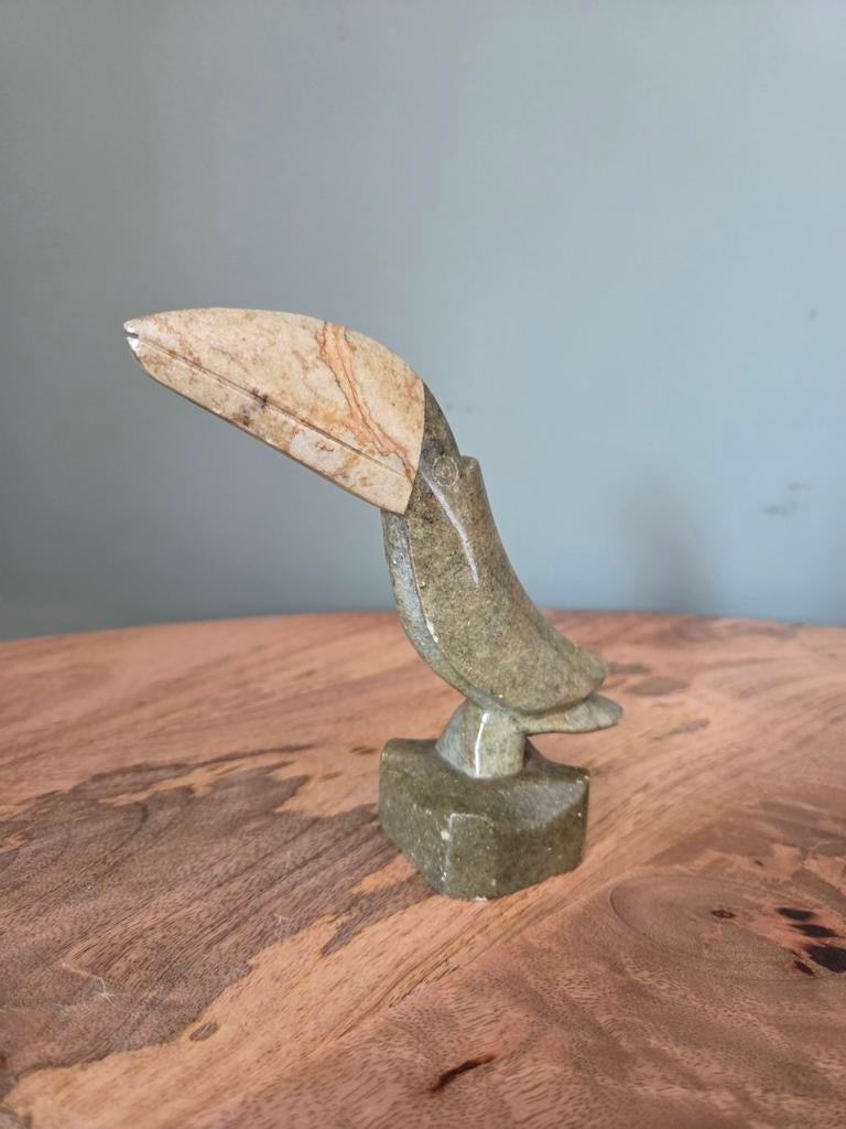 Unieke handgemaakte toekan sculptuur van steen, Antiek en Kunst, Ophalen of Verzenden