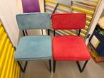 2 Makkii stoelen, 1 rood en 1 blauw, Huis en Inrichting, Stoelen, Twee, Ophalen of Verzenden, Zo goed als nieuw, Stof