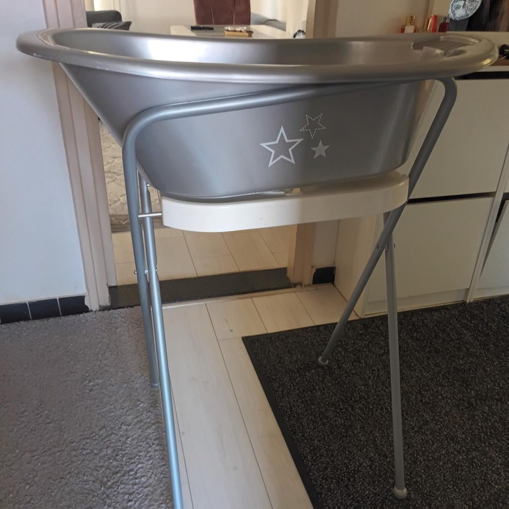 Babybadje met standaard en badzitje, Ophalen of Verzenden