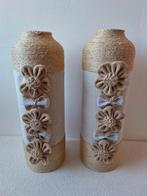 Twee vazen met jute., Ophalen, Overige kleuren, Minder dan 50 cm, Glas