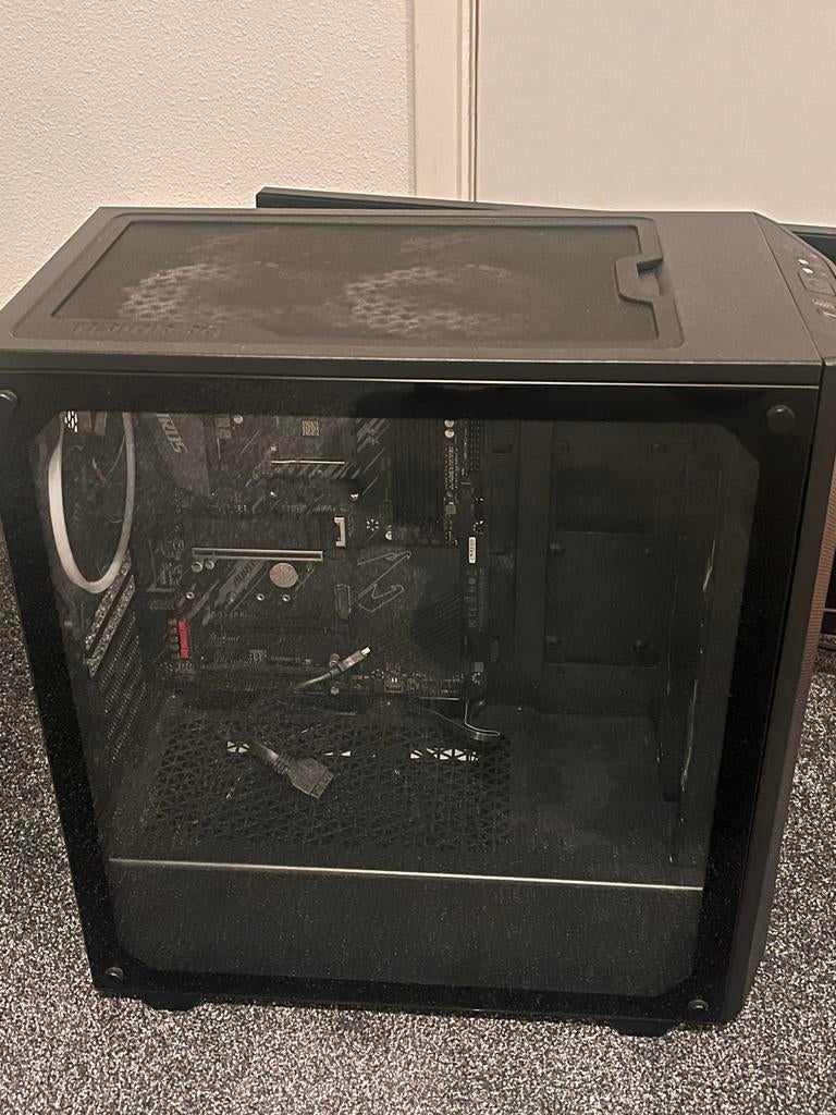 Computer kast met GIGABYTE AORUS B550 ELITE AM4 moederbord, Ophalen, Gebruikt