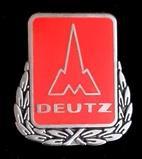 Deutz pin met lauwerkrans- rood-zilverkleur, Verzenden, Nieuw, Transport, Speldje of Pin