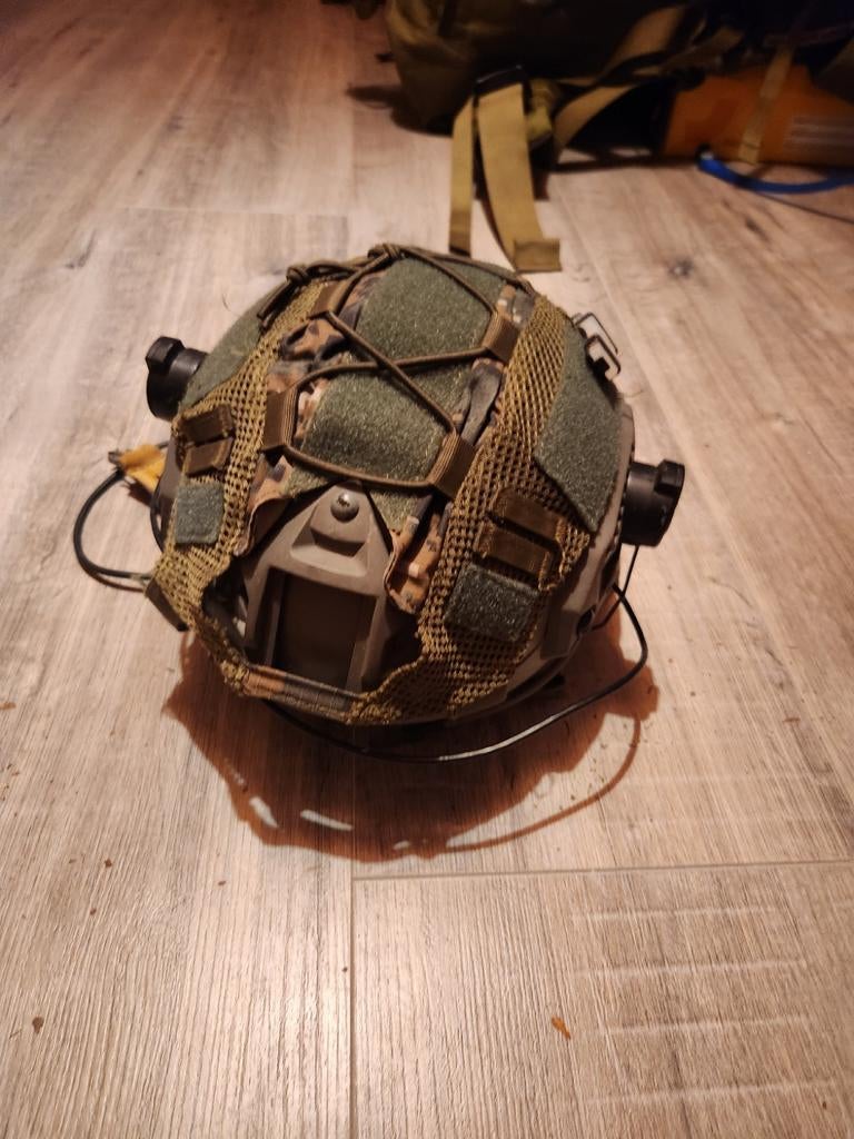 Aitsoft helm met earmors, cover PTT evt, Verzamelen, Ophalen of Verzenden, Landmacht, Nederland, Helm of Baret