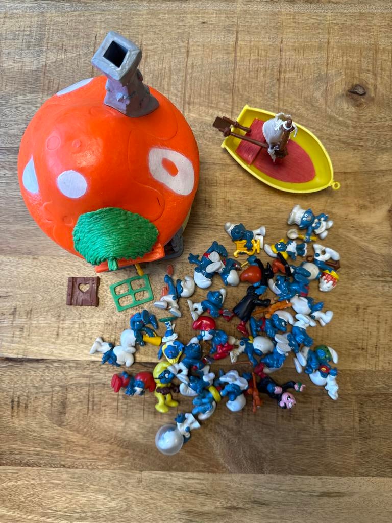 Smurfen jaren '80 - Compleet met huisje en bootje, Verzamelen, Smurfen, Ophalen of Verzenden, Gebruikt, Verschillende Smurfen