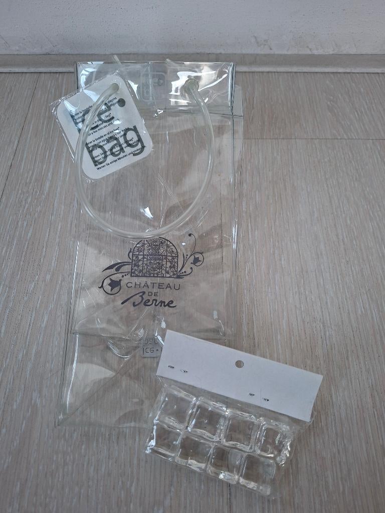 Ice bag en Ice cubes (8 stuks), nieuw en ongebruikt., Overige typen, Kunststof, Nieuw, Ophalen of Verzenden