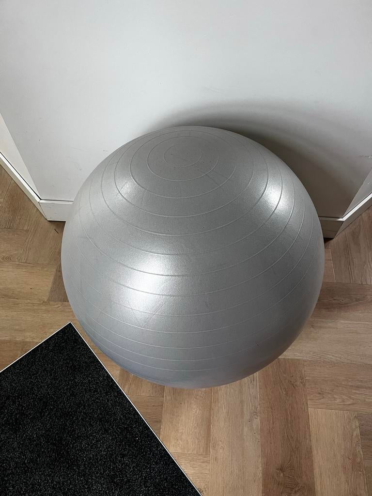 Grijze Fitnessbal / Gymbal / Bevalbal / Geboortebal, Ophalen, Gebruikt, Buik, Fitnessbal