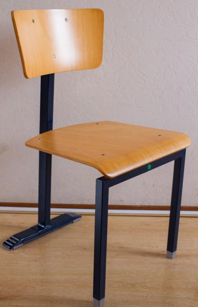 Marko design driepoot schoolstoel, Ophalen, Gebruikt, Blauw, Eén