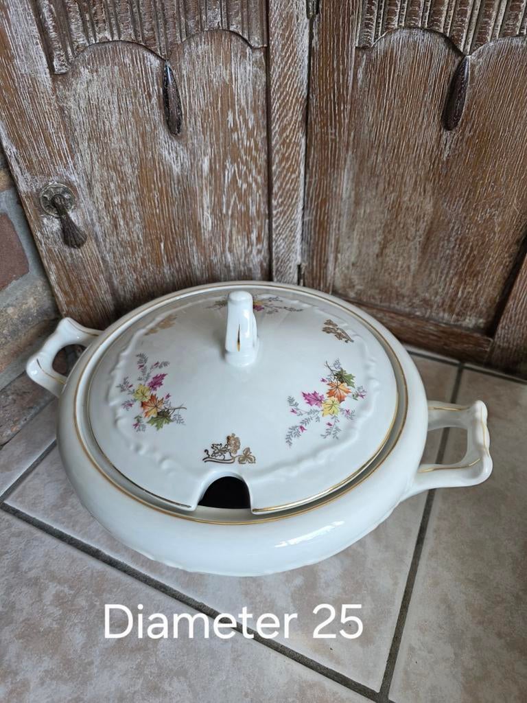 Antieke soepterrine met bloemmotief en gouden rand, Ophalen of Verzenden