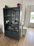 Mooie vitrinekast zwart, Ophalen, 50 tot 100 cm, Zo goed als nieuw, 150 tot 200 cm