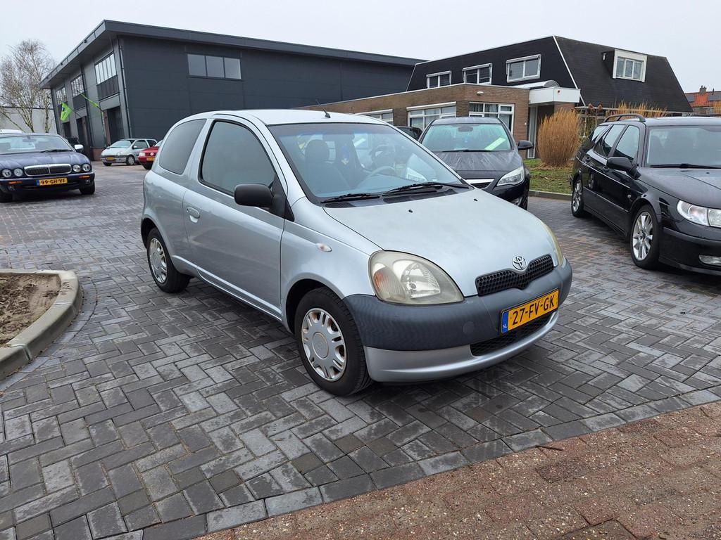 Toyota Yaris 1.0-16V VVT-i Terra / APK september 2025, Auto's, Voorwielaandrijving, Gebruikt, 4 cilinders, 400 kg